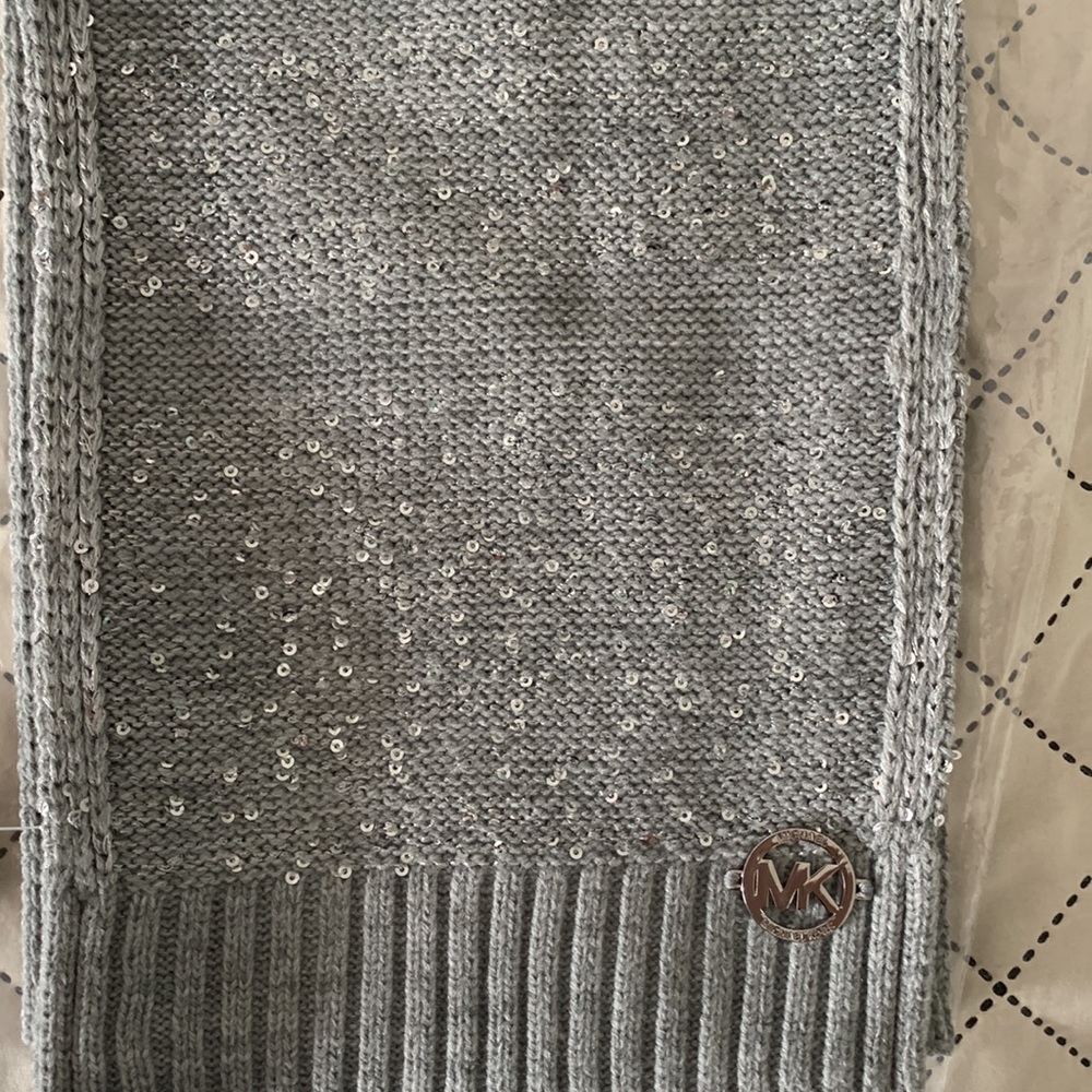 Michael Kors winter scarf. - Picture 2 of 5